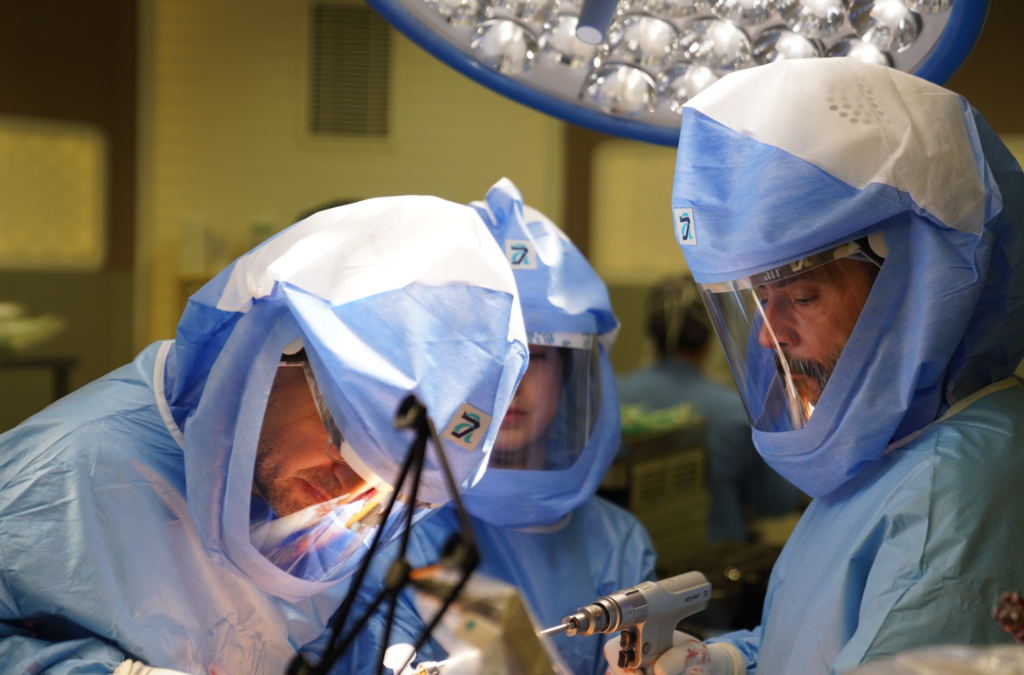 Robotik Kalça Protezi Sonrası İyileşme Süreci: Ne Kadar Sürede Yürürüm?